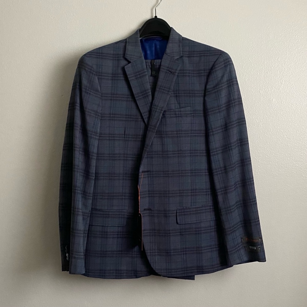 Men’s Suit - Picture 2 of 5